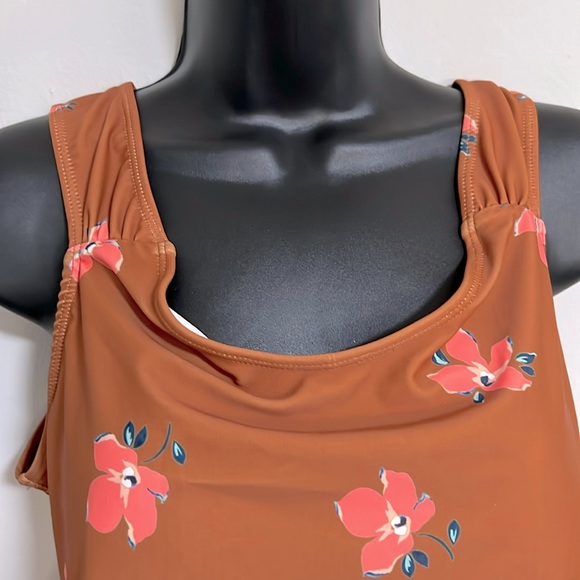 XL June Loop Bikini- Cindy top and Jenelle Super Hi-waist bottoms in Rust floral - Picture 3 of 6